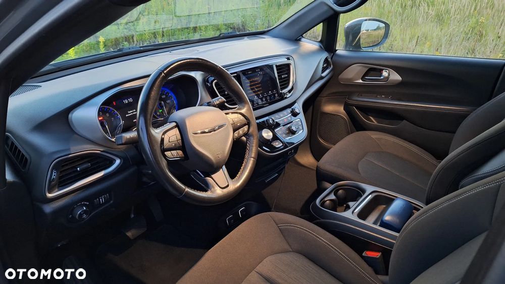 Chrysler Pacifica - 6