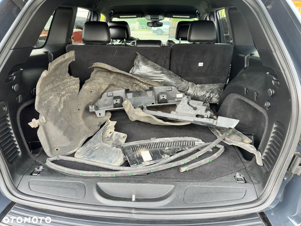 Jeep Grand Cherokee - 17