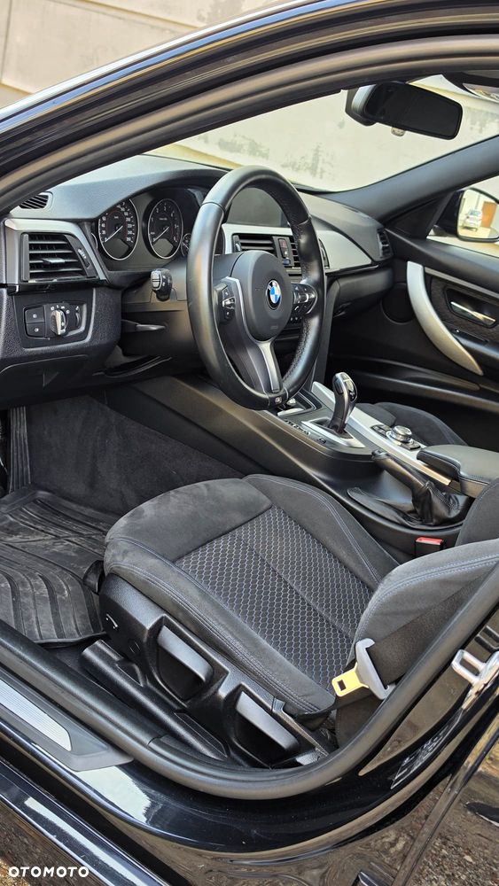 BMW Seria 3 330d M Sport - 11