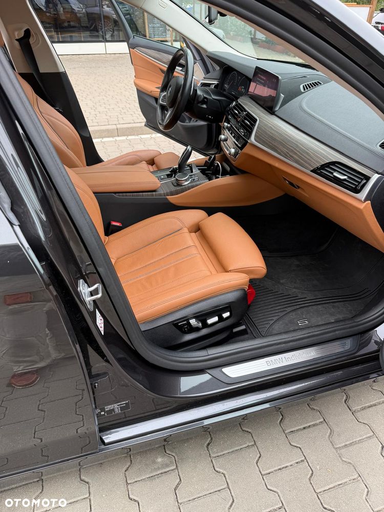 BMW Seria 5 540i xDrive GPF Luxury Line - 7
