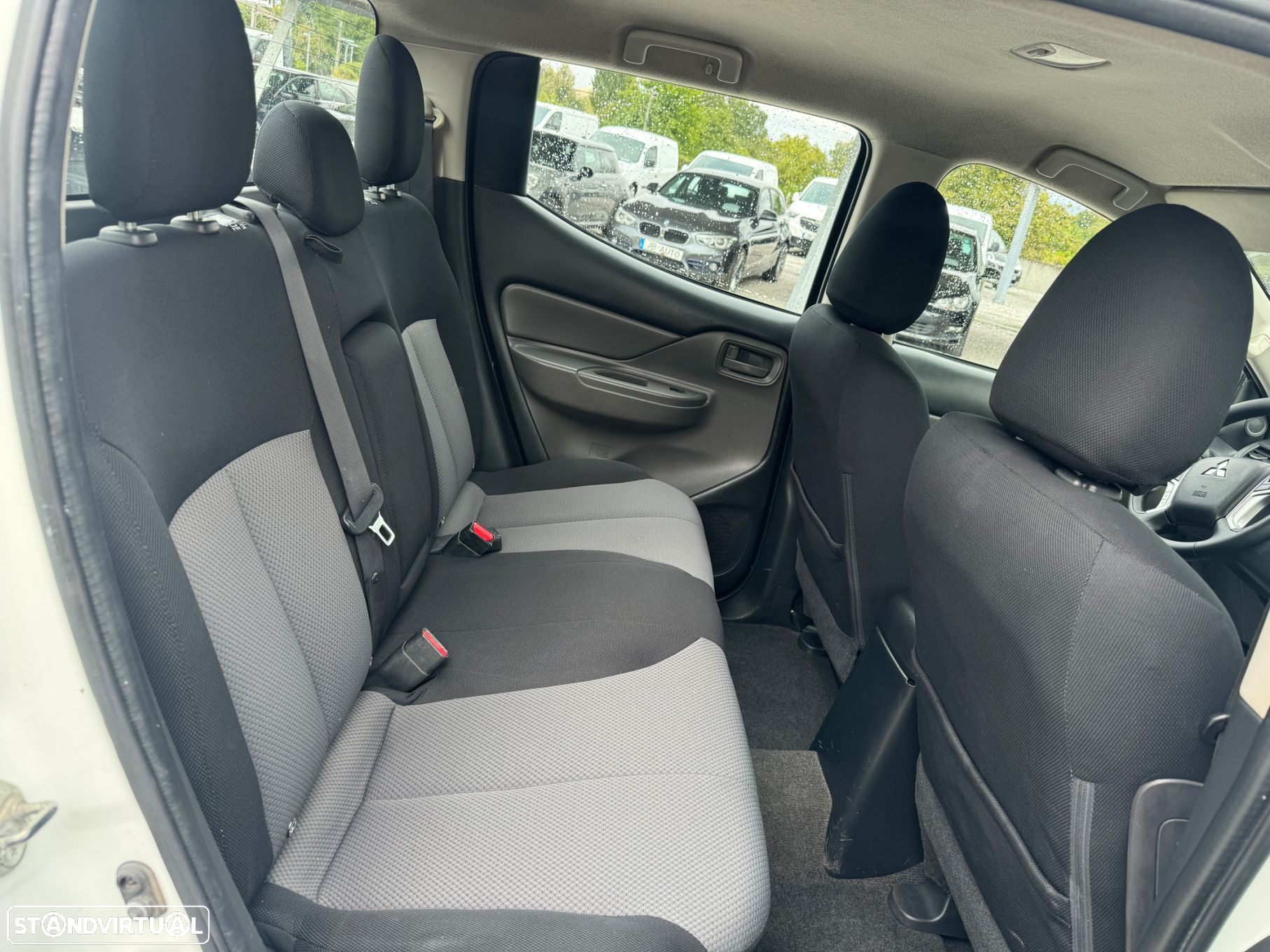 Mitsubishi L200 2.4 DI-D CD Invite 4WD - 14