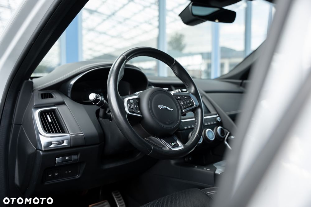 Jaguar E-Pace D180 AWD R-Dynamic S - 23