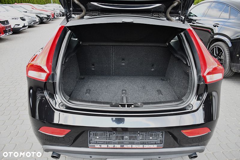 Volvo V40 T3 Momentum - 25