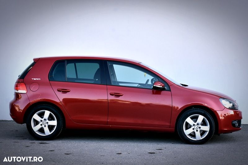 Volkswagen Golf 1.6 TDI DPF DSG Team - 9