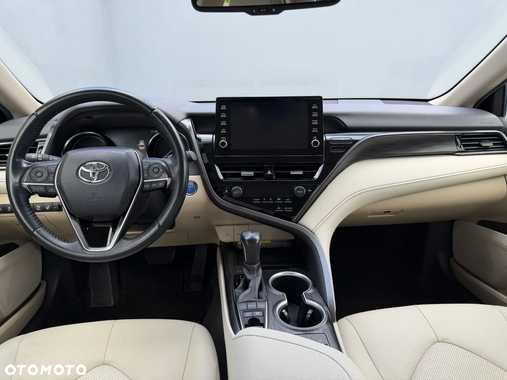 Toyota Camry 2.5 Hybrid Executive CVT - 29