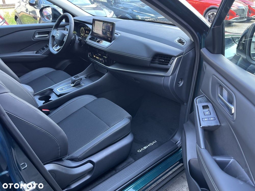 Nissan Qashqai 1.3 DIG-T mHEV N-Connecta Xtronic - 27