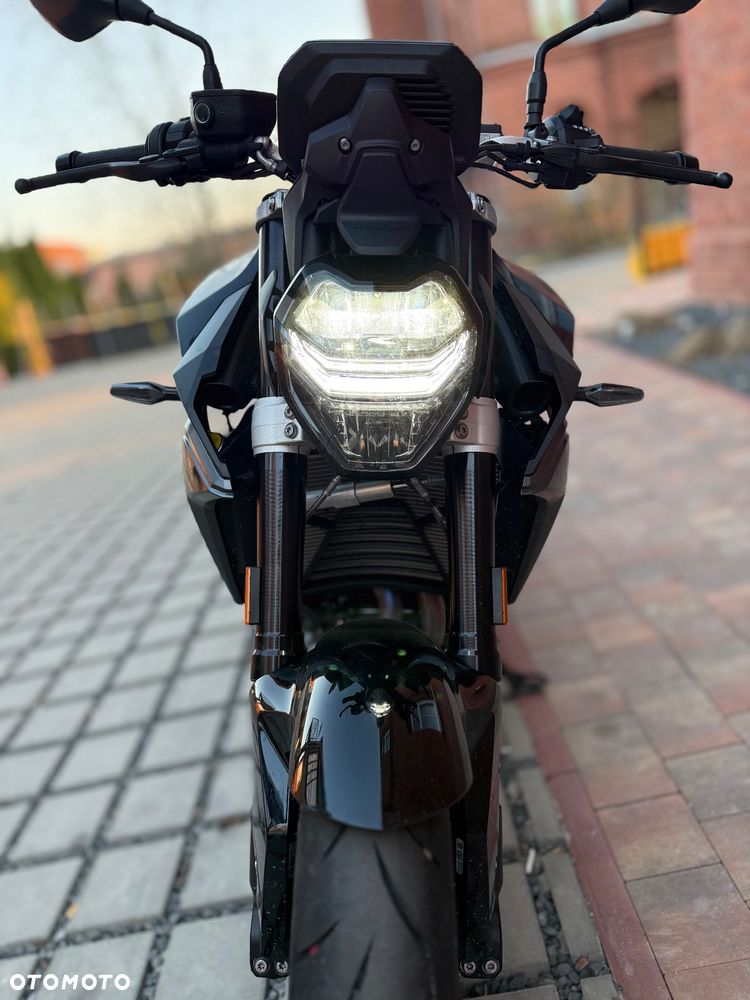 BMW F - 5