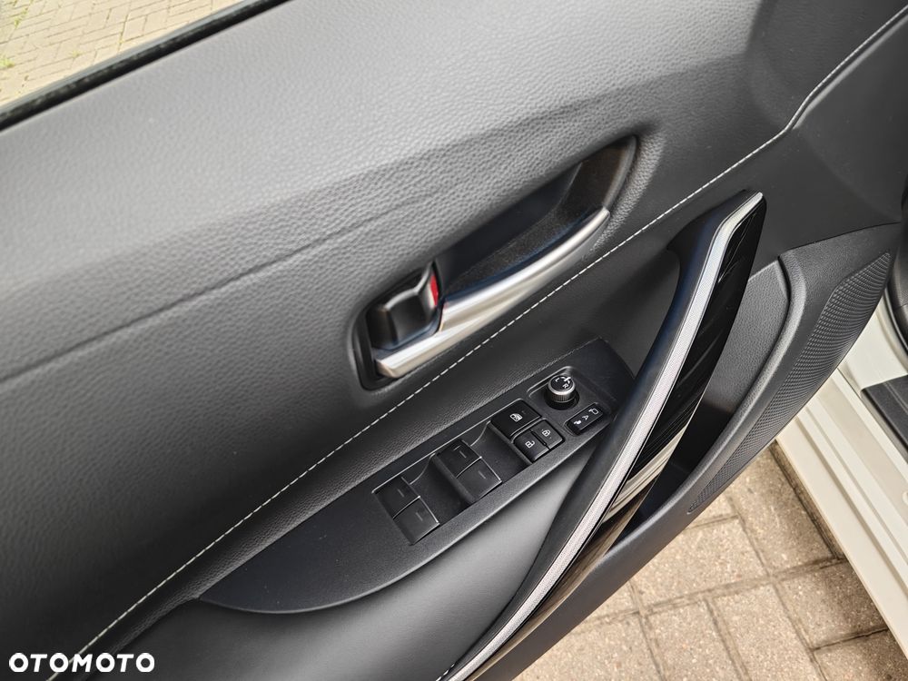 Toyota Corolla 2.0 Hybrid Comfort - 36