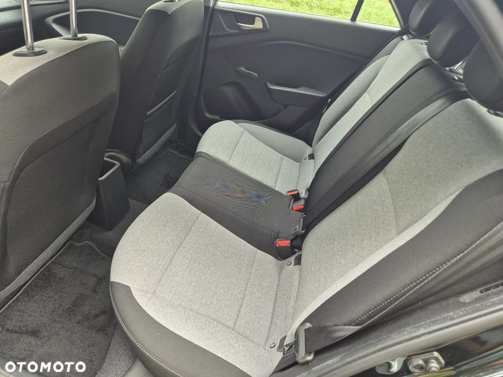 Hyundai i20 - 13