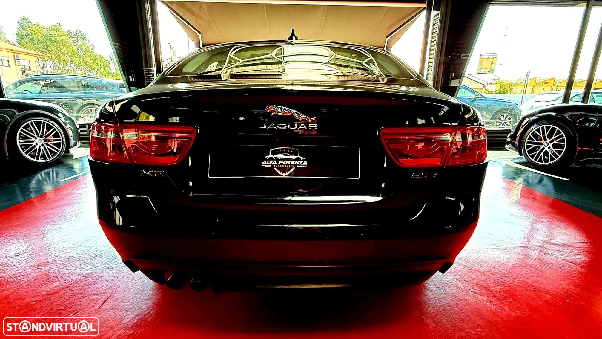 Jaguar XE 2.0 D Prestige Aut. - 10