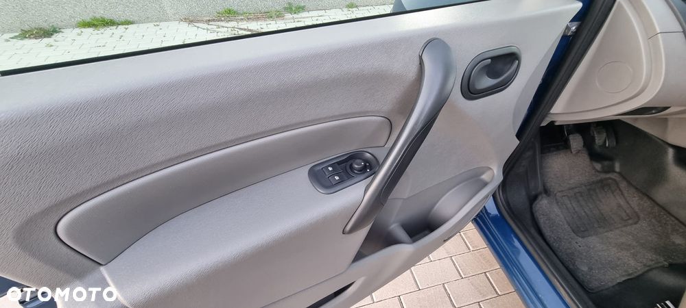 Renault Kangoo 1.6 8V 90 Happy Family - 11
