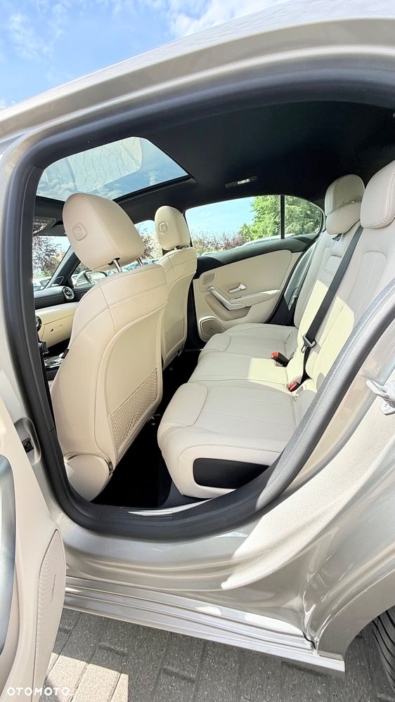 Mercedes-Benz Klasa A 220 4-Matic 7G-DCT - 11