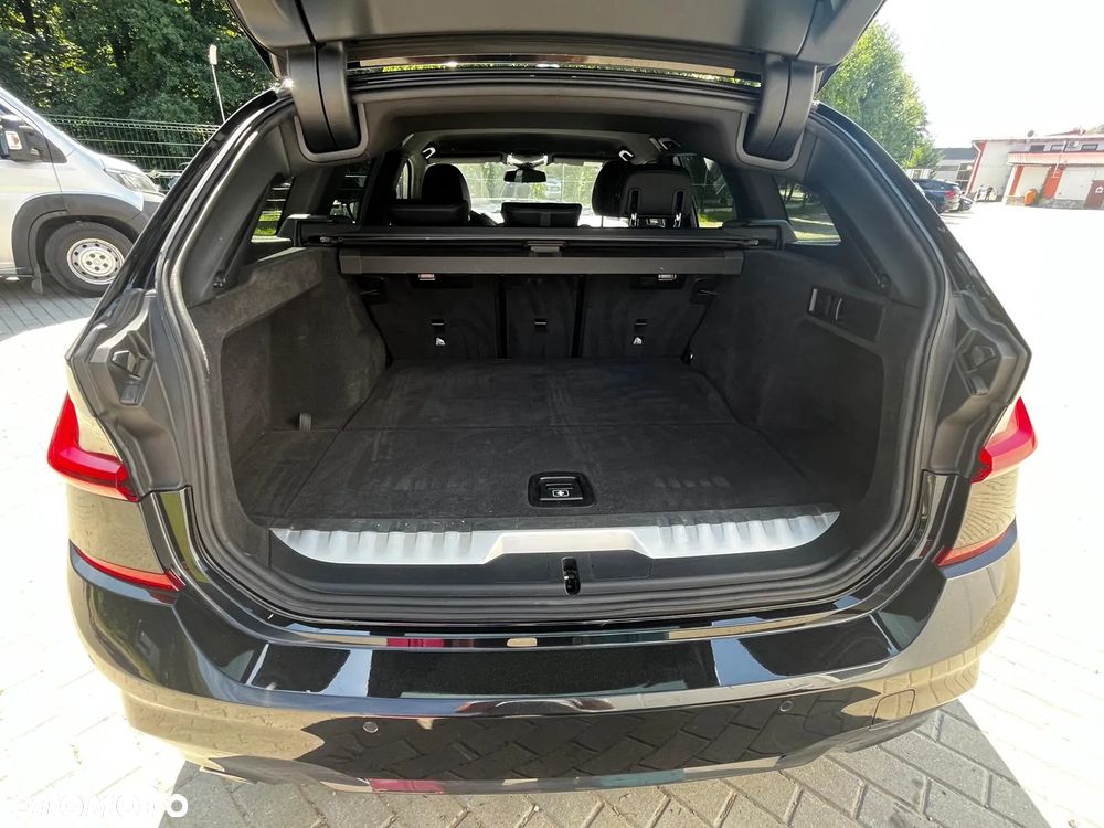 BMW Seria 3 330e M Sport sport - 13