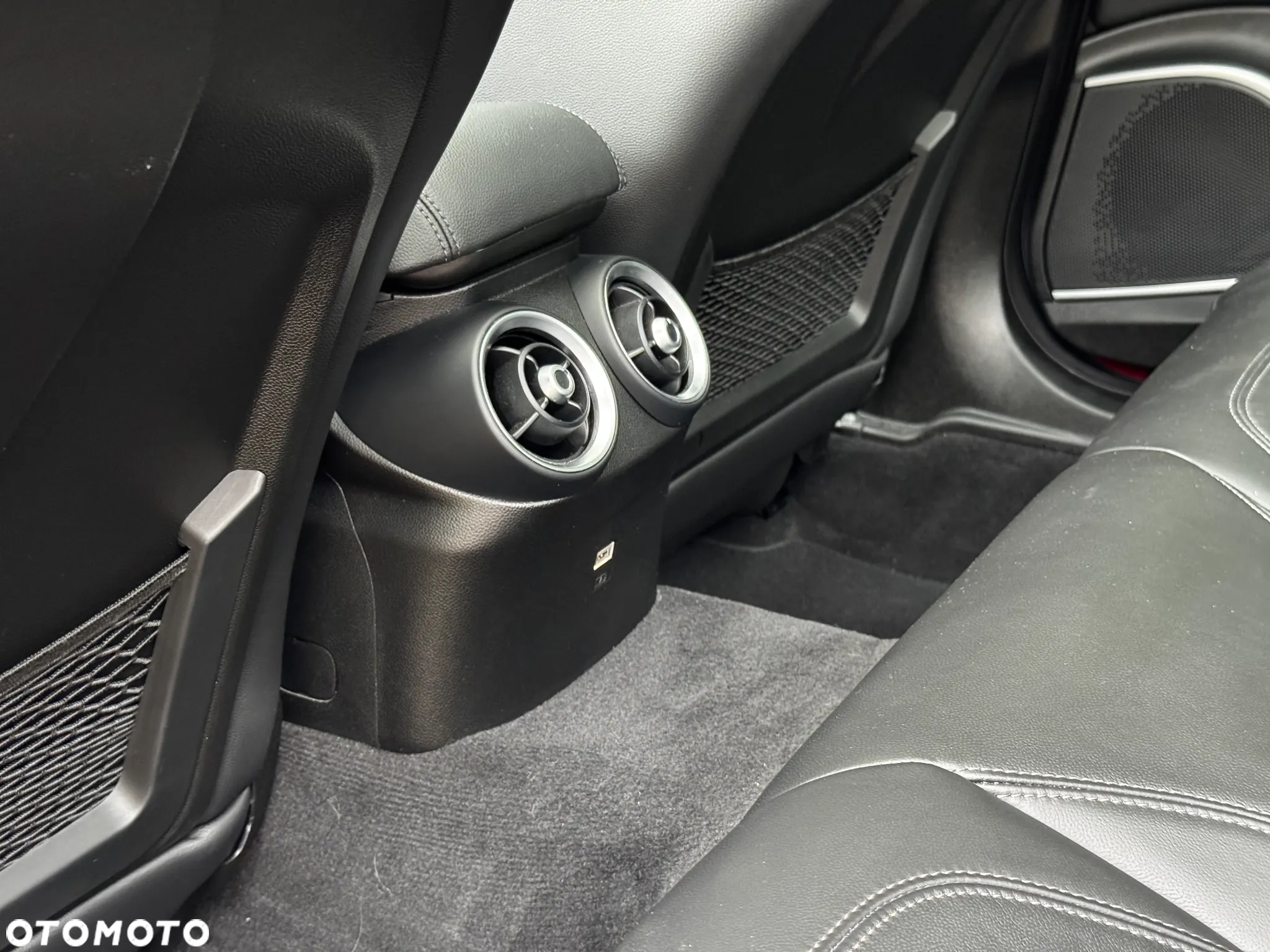 Alfa Romeo Giulia 2.0 Turbo 16V AT8-Q4 Veloce - 21