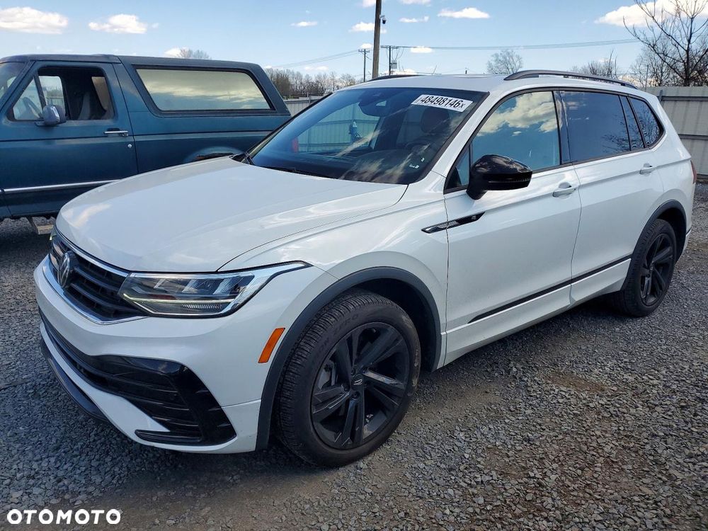 Volkswagen Tiguan - 1