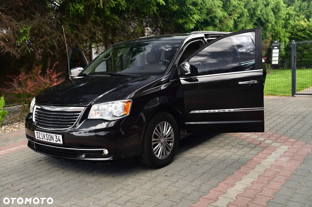 Chrysler Town & Country 3.6 Limited - 22