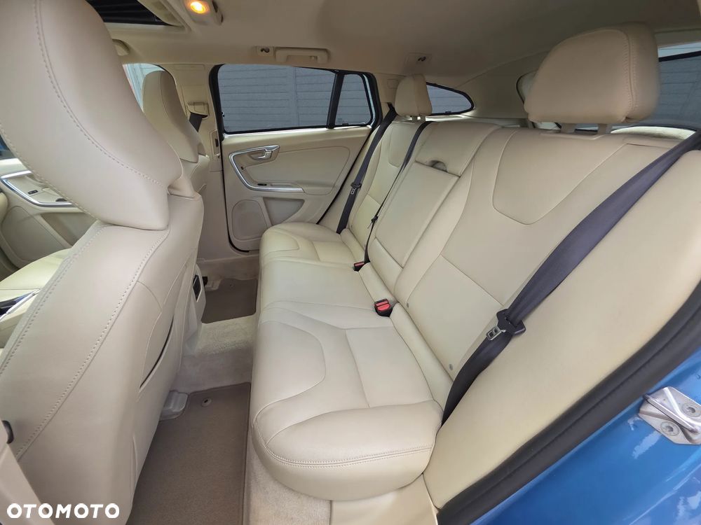 Volvo V60 D3 Summum - 21
