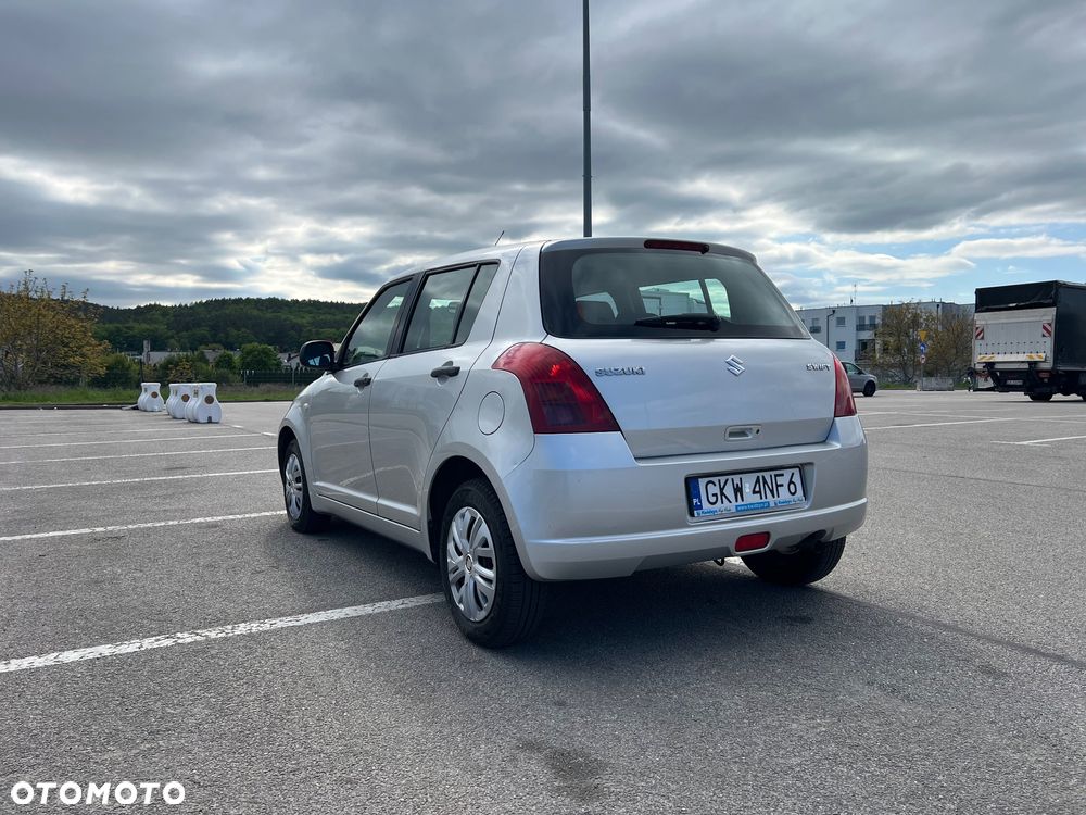Suzuki Swift 1.3 Club - 5