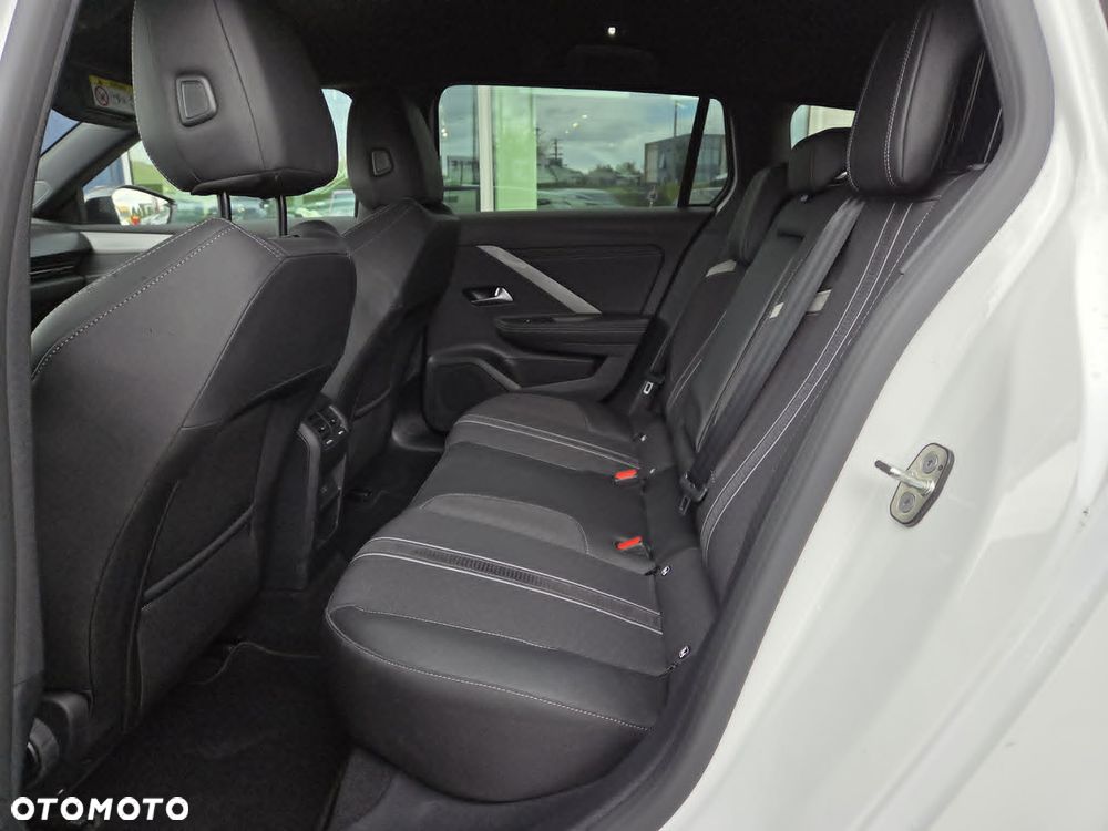 Opel Astra 1.2 T GS S&S - 10