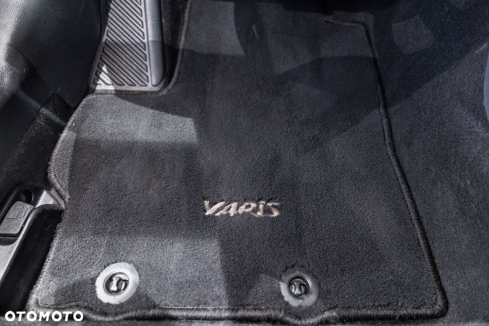Toyota Yaris - 32