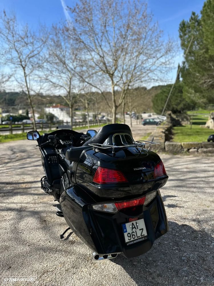 Honda Goldwing - 9