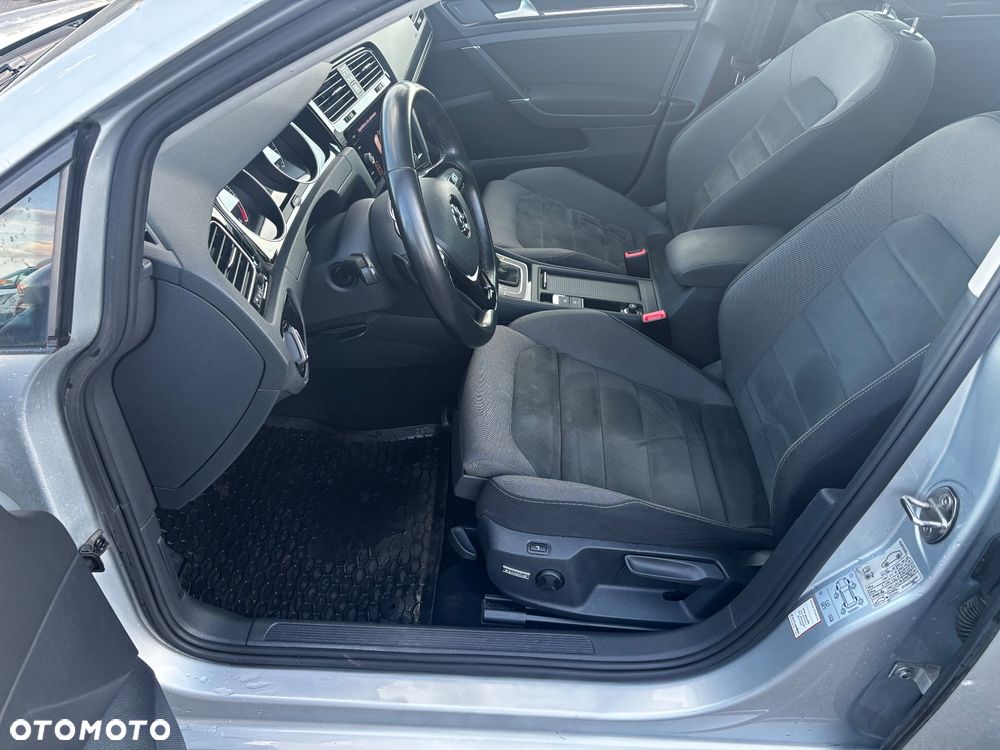 Volkswagen Golf 2.0 TDI SCR DSG Highline - 23