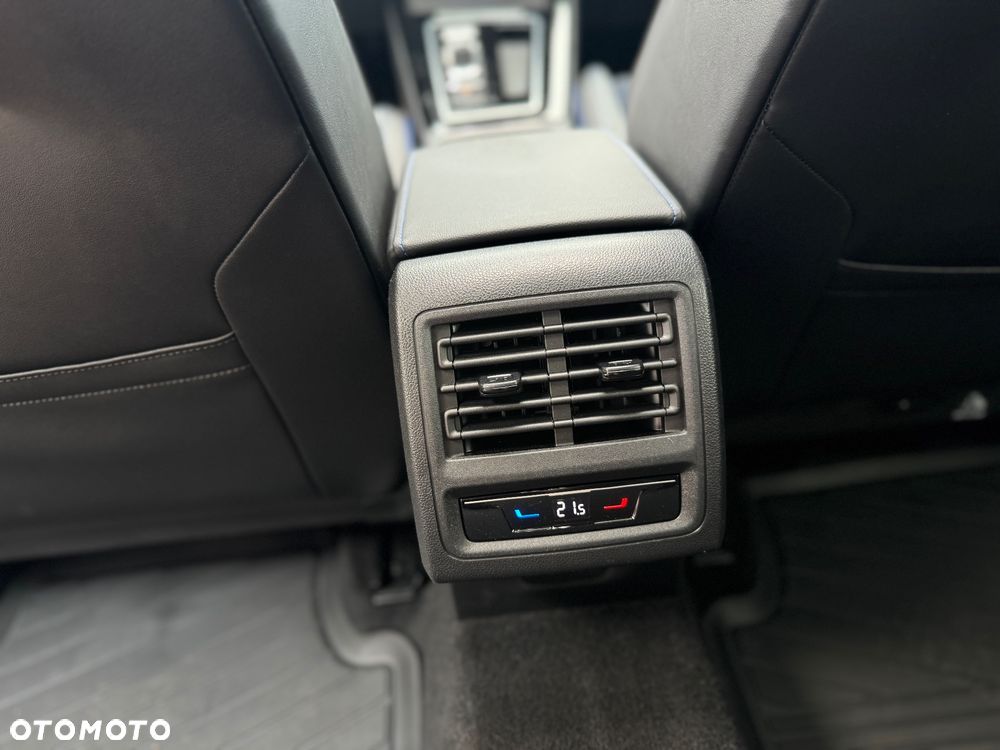 Volkswagen Golf - 25