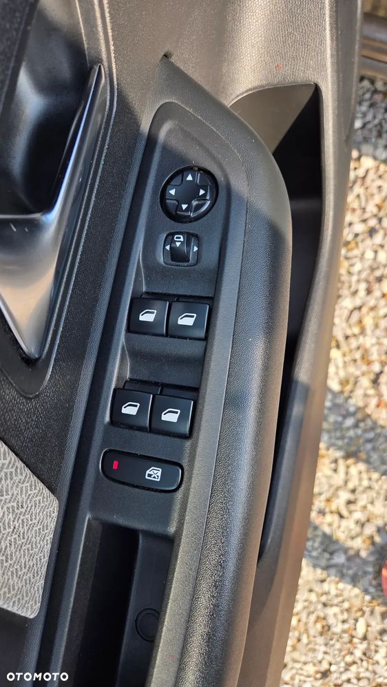 Citroën C4 BlueHDi 130 Stop&Start EAT8 FEEL PACK - 18