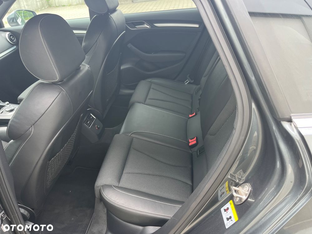 Audi A3 Sportback 2.0 TDI S line Sportpaket - 15