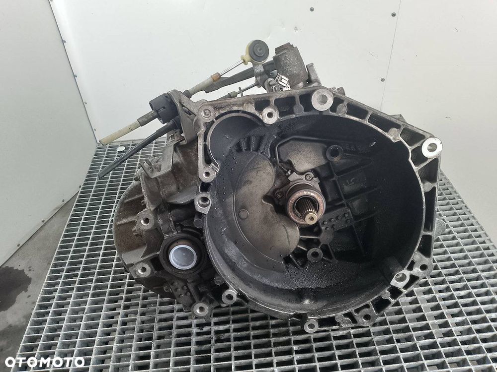 SKRZYNIA BIEGÓW MANUALNA OPEL ASTRA H M32  55192042 1.9 CDTI - 1