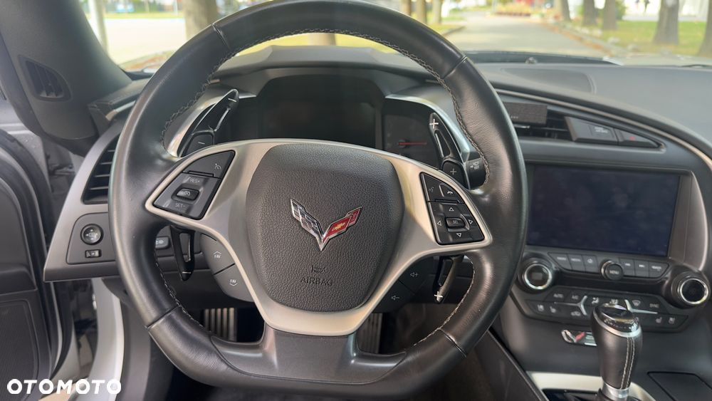 Chevrolet Corvette - 18