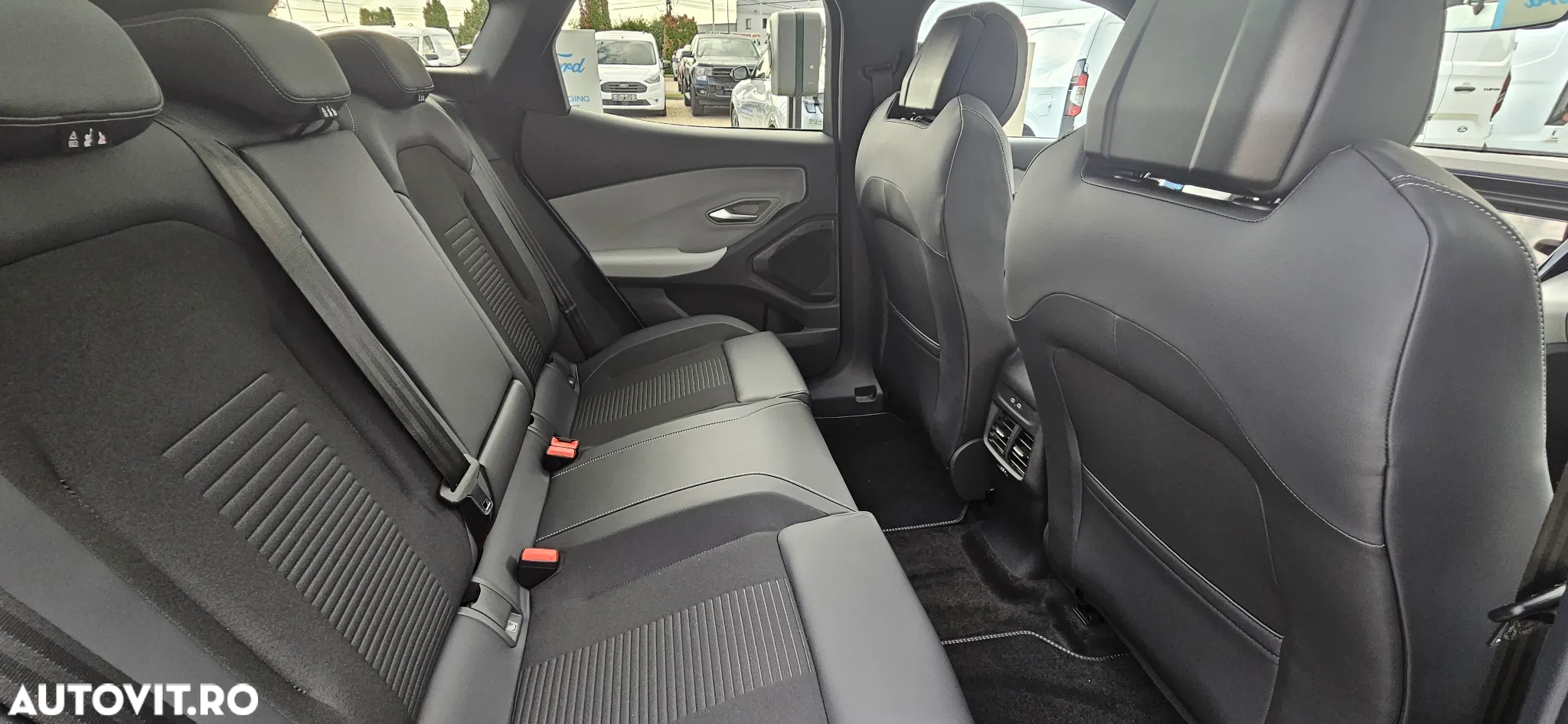 Ford Explorer AWD 79 kWh Extended Range Premium - 11