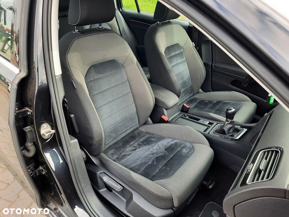 Volkswagen Golf 1.6 TDI DPF Comfortline - 24