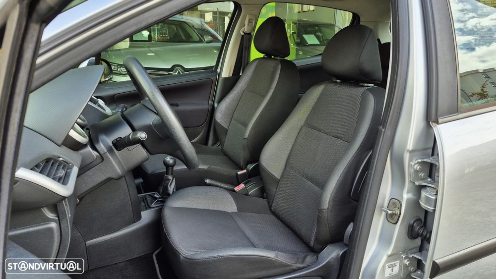 Peugeot 207 1.4 16V Trendy - 12