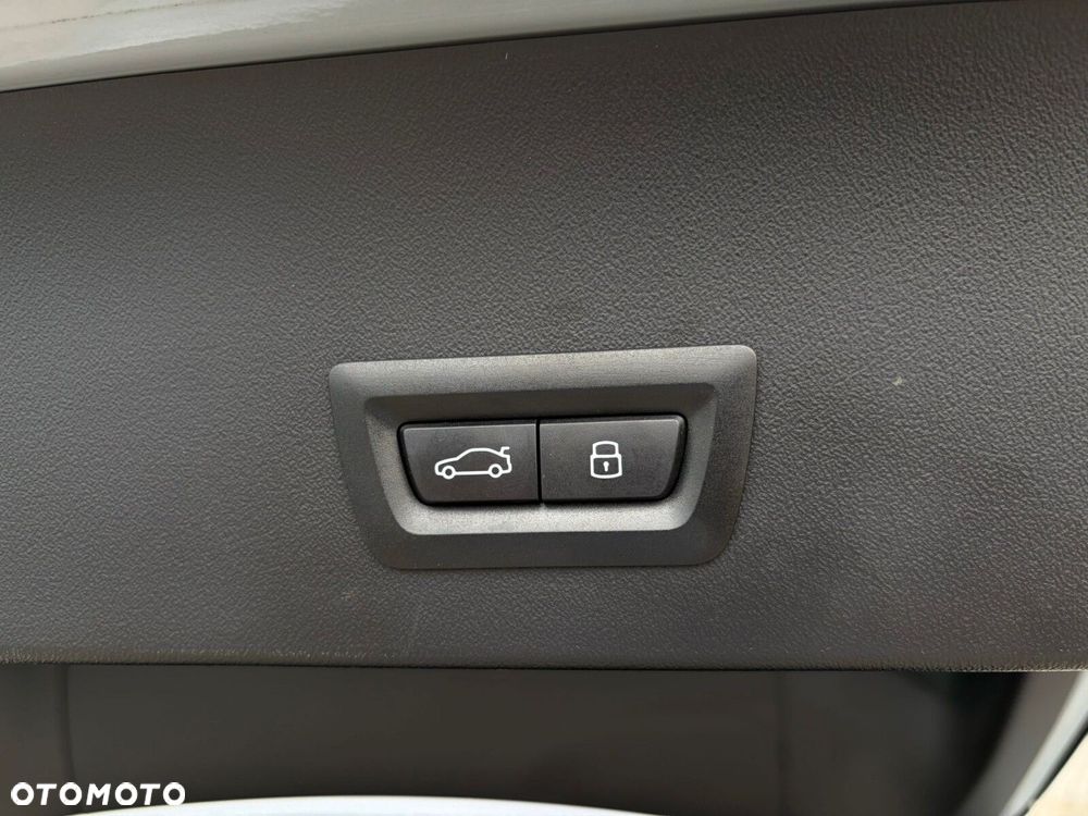 BMW X3 xDrive20d mHEV - 32