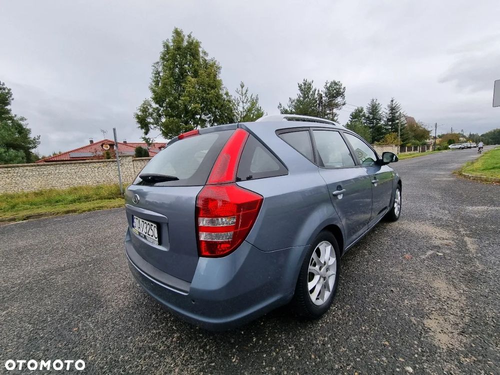 Kia Ceed Cee'd 1.6 Comfort + - 7