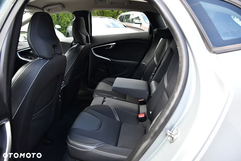 Volvo V40 T2 Geartronic Momentum - 20