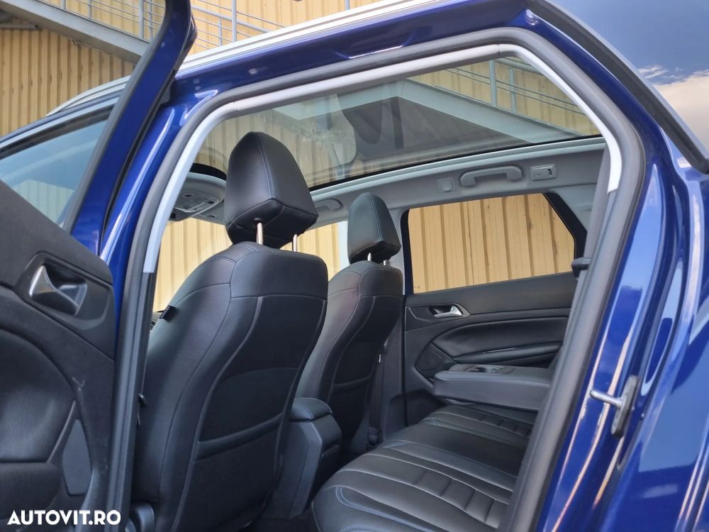 Peugeot 308 SW 1.2 L PureTech Turbo S&S Allure - 15