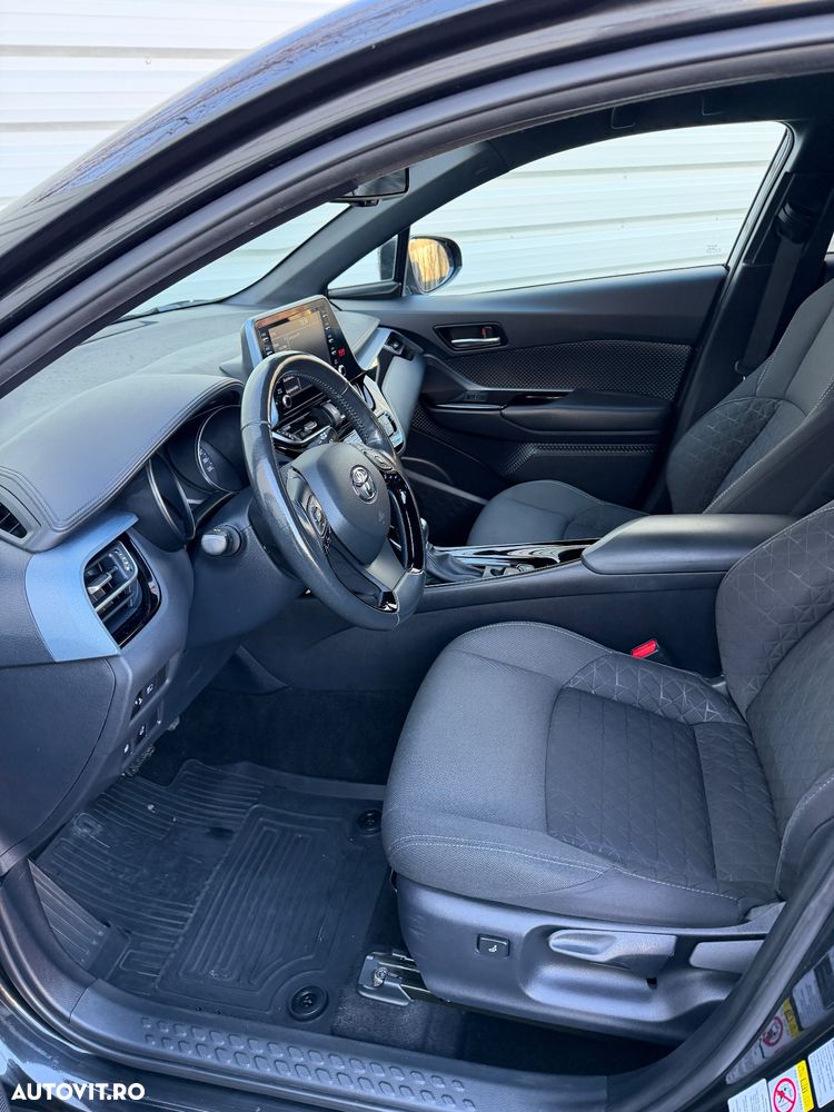 Toyota C-HR Hybrid Club - 13