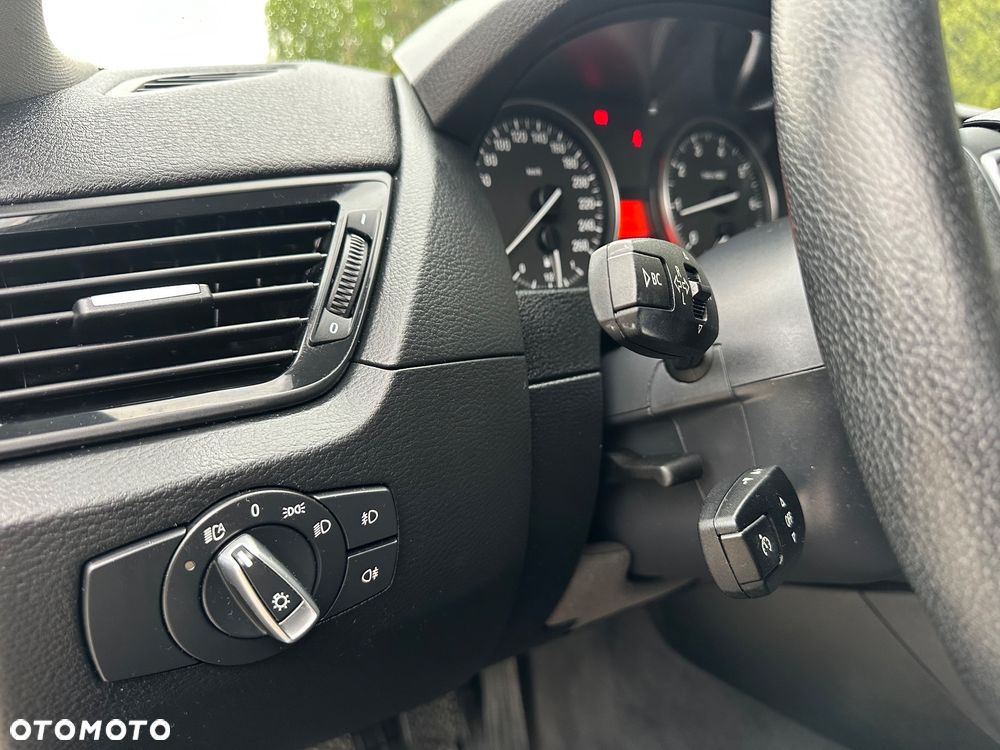 BMW X1 sDrive18i Sport Line - 12
