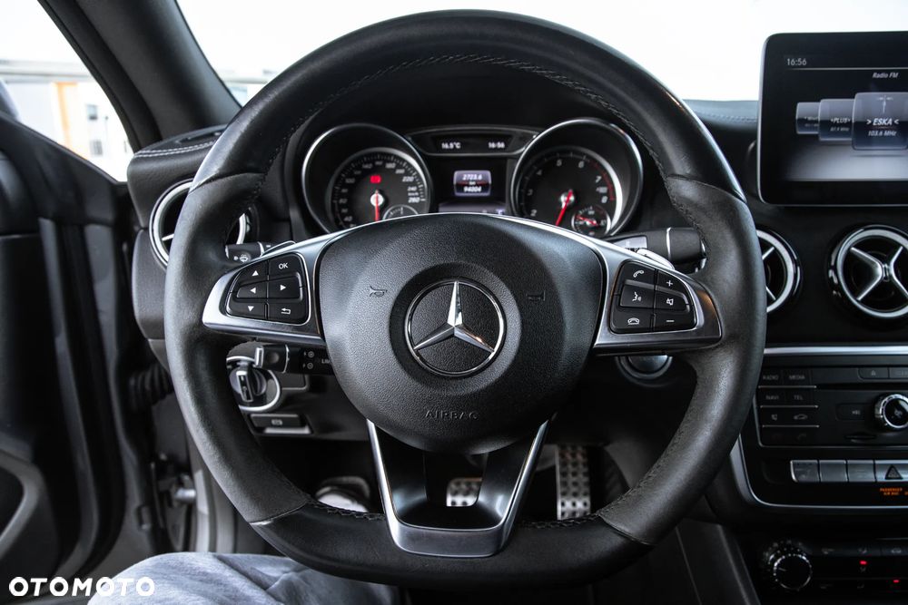 Mercedes-Benz CLA 220 4-Matic AMG Line - 14