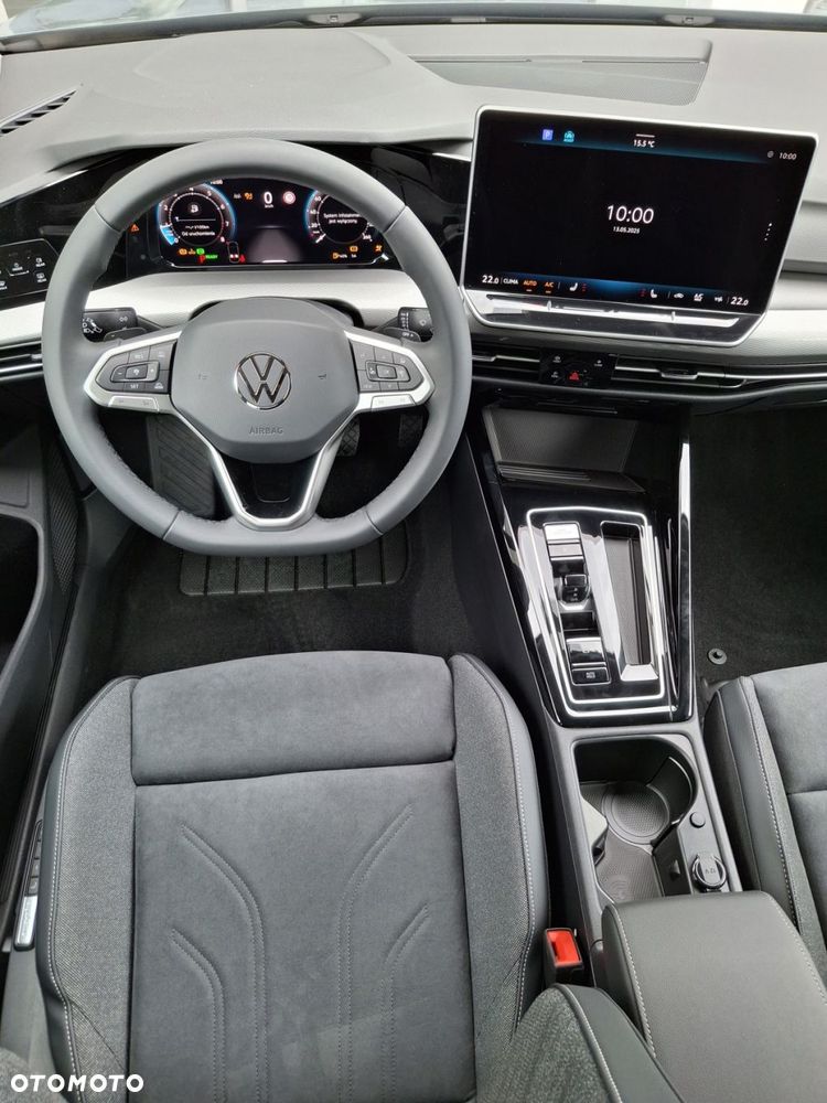 Volkswagen Golf - 10