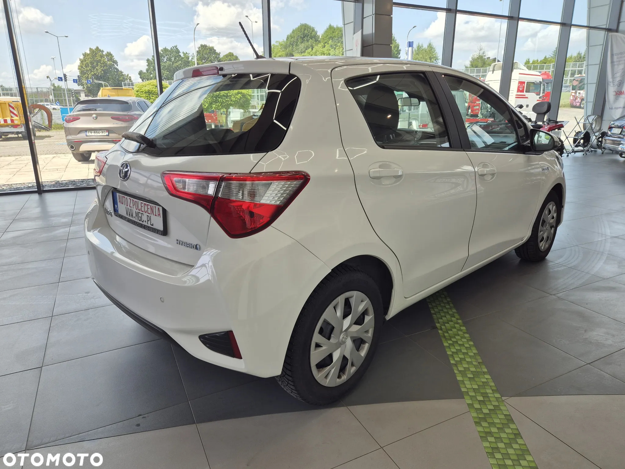 Toyota Yaris - 10