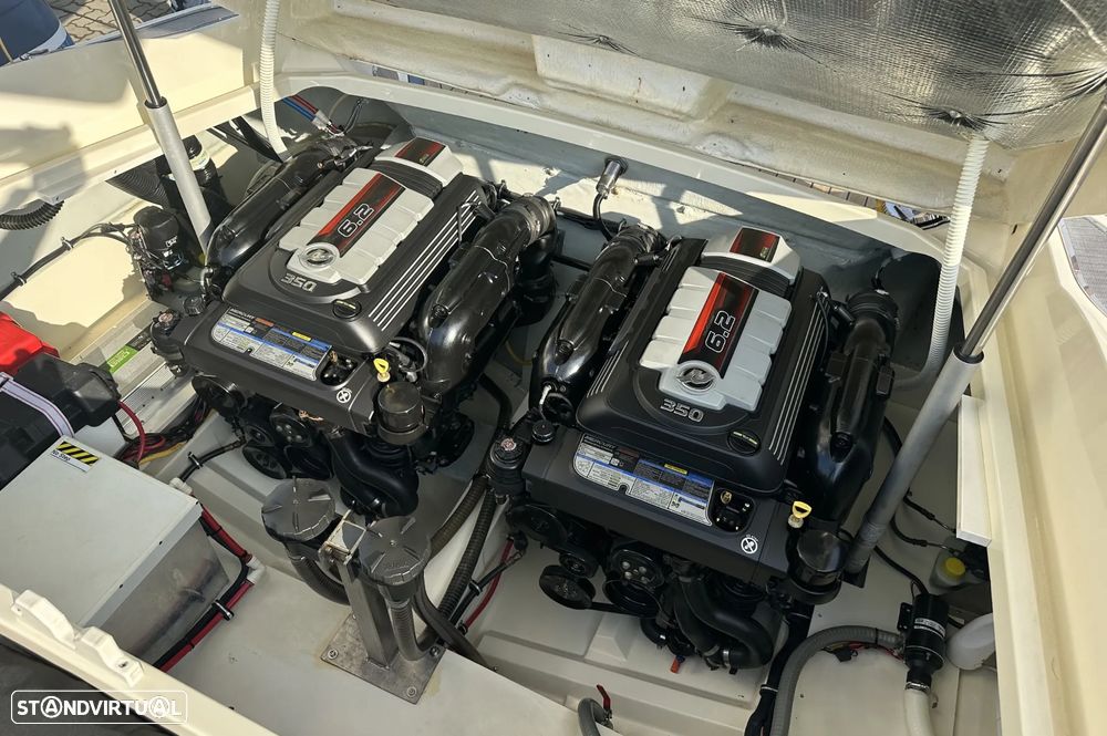 Chris Craft Corsair 32 - 23