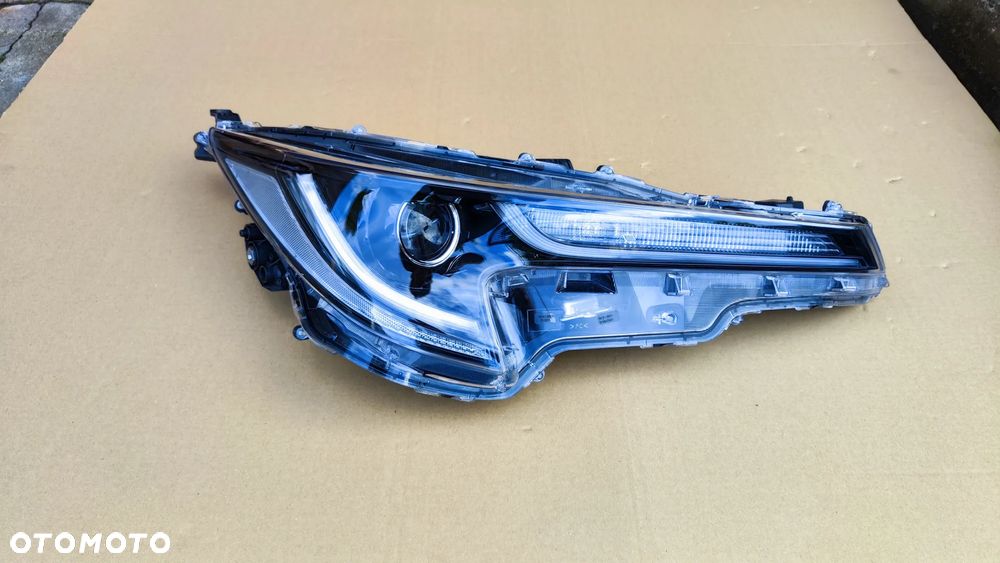 Toyota Corolla E21 19-22 HB Kombi Lampa Prawa Full Led + Moduły LED - 1