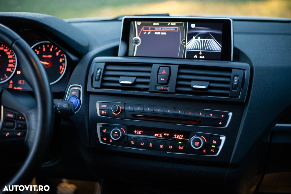 BMW Seria 1 116i - 8