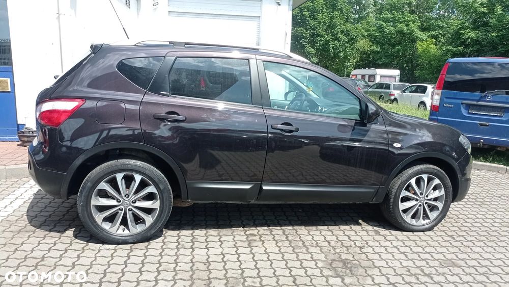 Nissan Qashqai 2.0 dCi DPF tekna - 21