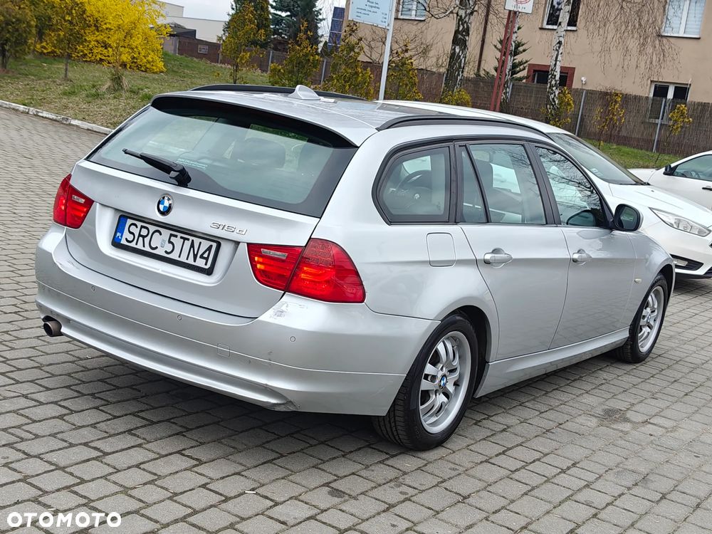 BMW Seria 1 116d DPF - 8