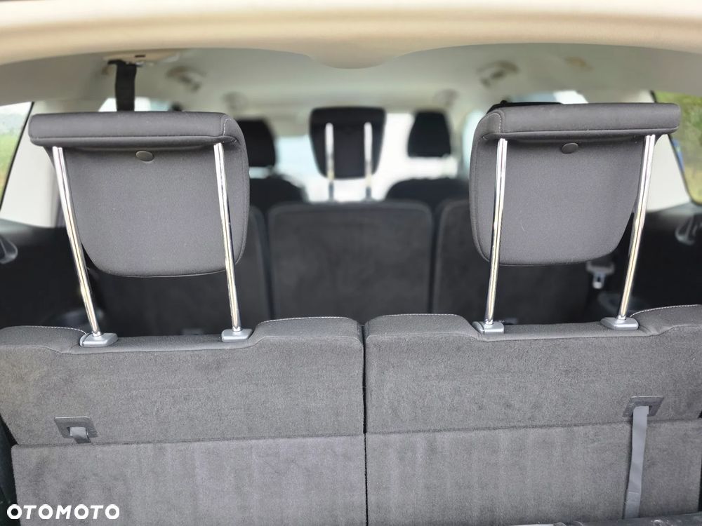 Ford S-Max - 8
