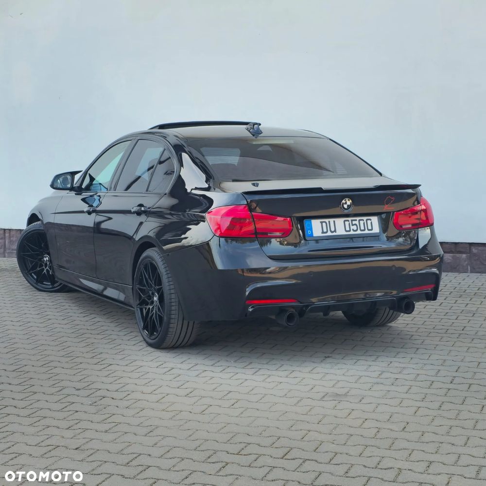 BMW Seria 3 330i xDrive M Sport - 16